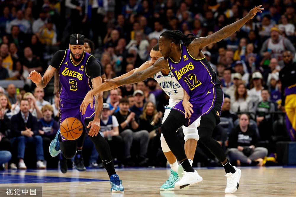 因故缺席 因故缺席