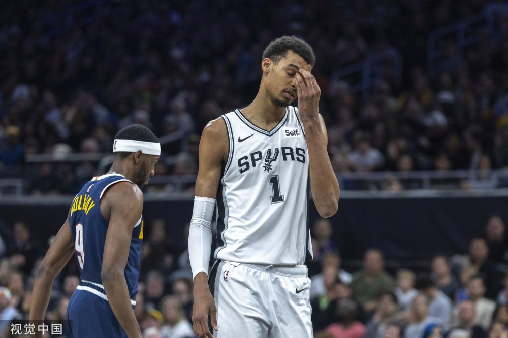 的长传球为 的长传球为